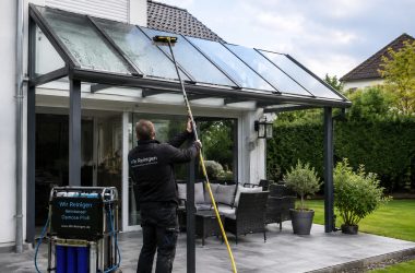 Terrassenüberdachung reinigen Nürnberg – Kosten & Aufwand Reinigung einer Terrassenüberdachung in Nürnberg mit Osmosetechnik